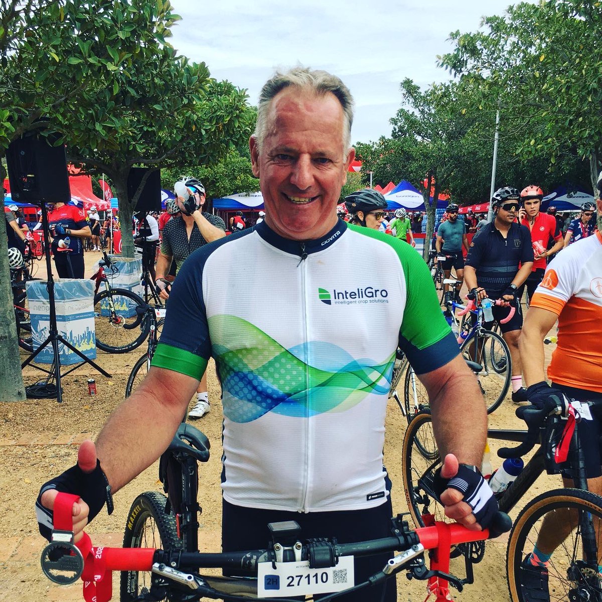 AKKERDAL's tweet photo. Die Cape Town Cycle Tour 2020 “Done and Dusted” Ek het vanoggend net weer besef ons bly in die mooiste land in die wereld....stunning route and support #capetowncycletour2020 #capetown #mistycliffs #westerncape #mothernaturesbeauty #inteligro #intelichem #growinggoodness #scott https://t.co/jeorERzlDo