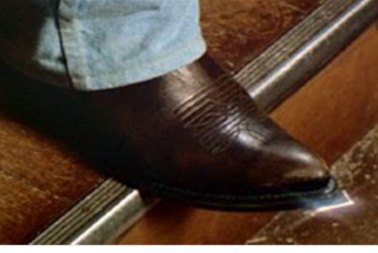 thedailygeese's tweet image. I'm posting on social media for the first time in a year to call out #FakeNews We had 4 DVD copies in the apartment, it was always on, we always talked about it, she watched it with us, he was on the wall from the movie etc. Classic Deegs Story! #RightBoot