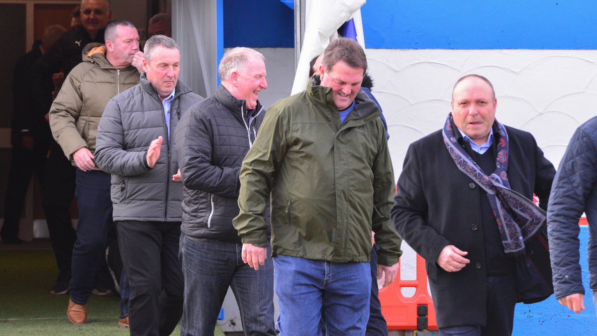 We were delighted to welcome some of our 1990 FA Trophy winning side back to the <a href="/ProgressionLaw/">Progression Solicitors</a> Stadium yesterday! 🙌

#BarrowAFC
#BackTheBluebirds