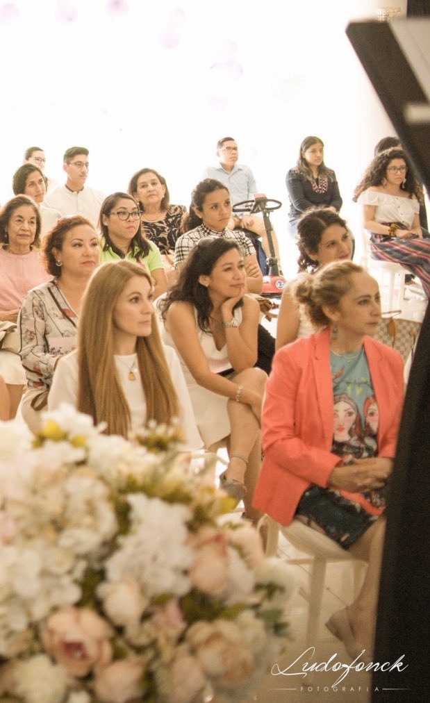mvudoyra's tweet photo. ¡Si! Soy fan de otras mujeres, disfruto escucharlas, disfruto su trabajo y las admiro.  ¡Mi respeto para todas!   #arquitetas #architette #arquitectas #womenarchitects #femmesarchitectes #DiaInternacionalDeLaMujer #8M2020 #InternationalWomensDay 
@arq_Basy @mgrys16 @andirazamora https://t.co/cP8rqeNvxl