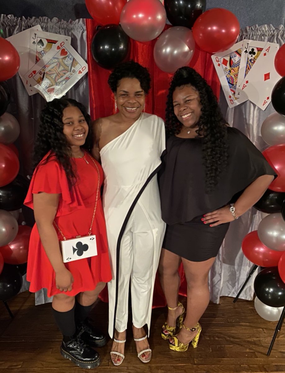 TweetinNpeace's tweet photo. ❤️🤍🖤 3 generations 🖤🤍❤️ https://t.co/xAlVmuPoG6