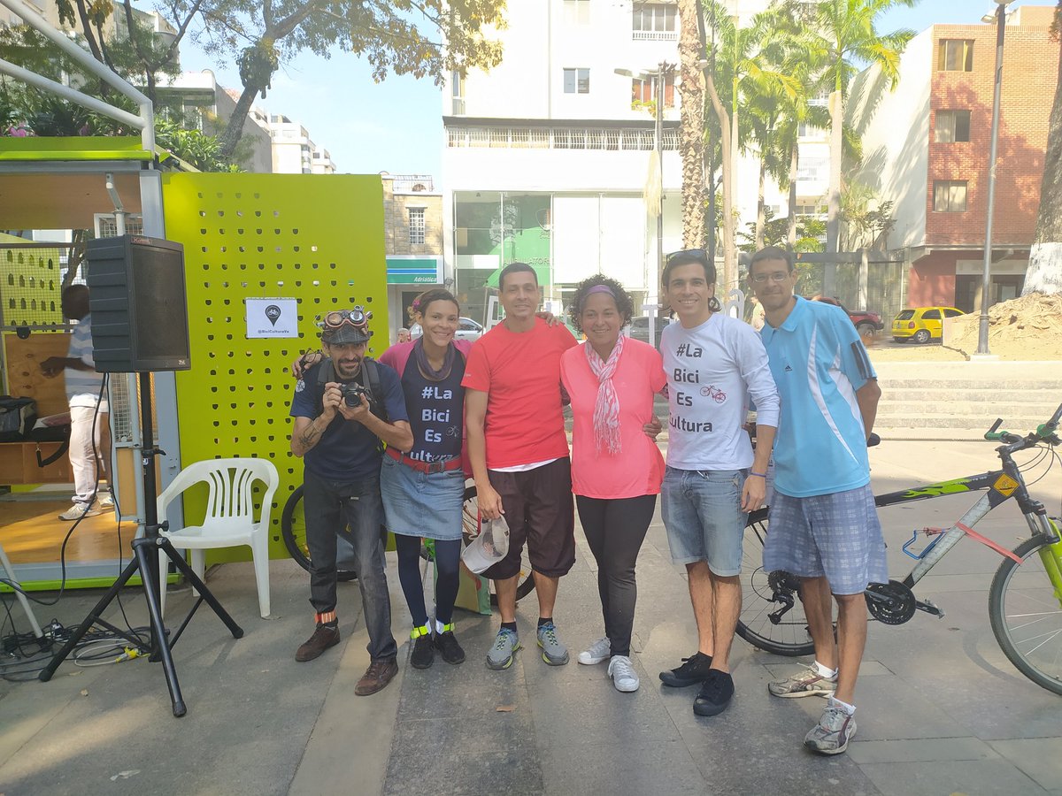 Ya estamos a punto de escuchar la presentación de <a href="/BiciCulturaVe/">BiciCultura Venezuela</a> sobre el sondeo realizado de movilidad en bicicleta en el municipio #Chacao

 #DiaInternacionalDeLaMujer #RuédalaMujer
