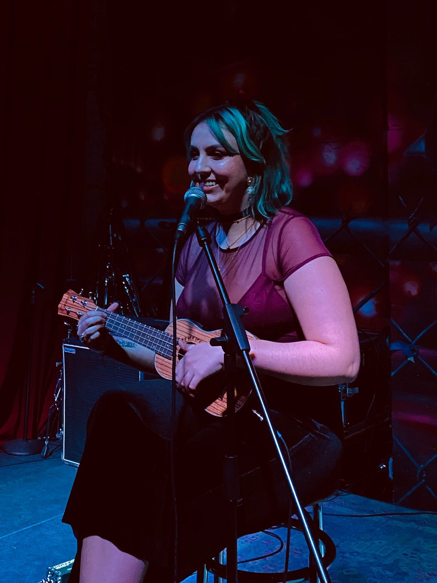 Here are some photos from one of our shows last night📸. We had some great #performances from these talented #singersongwriters at <a href="/thewellbrooklyn/">The Well</a> 🎶✨! #livemusic #concert #pop #music #gigfinesse