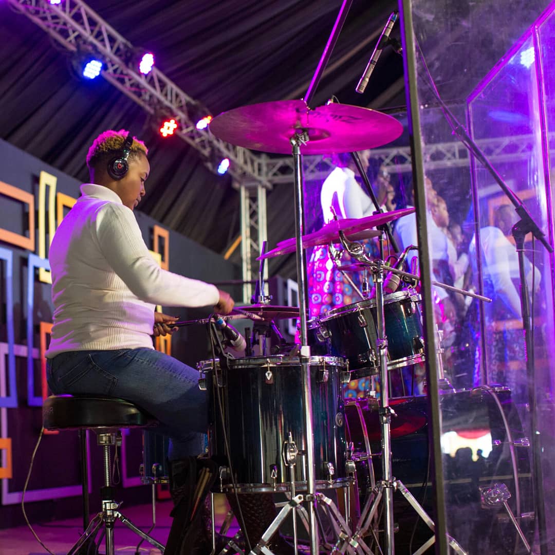 NairobiChapel's tweet image. On this day when we celebrate women, we are stoked to have among us some of the most talented and ceiling breaking ladies leading our worship!
Many thanks to @FlowerProjectKE, an ALL FEMALE BAND that's trailblazing the music industry with grace, passion and purpose. 
#Thrive