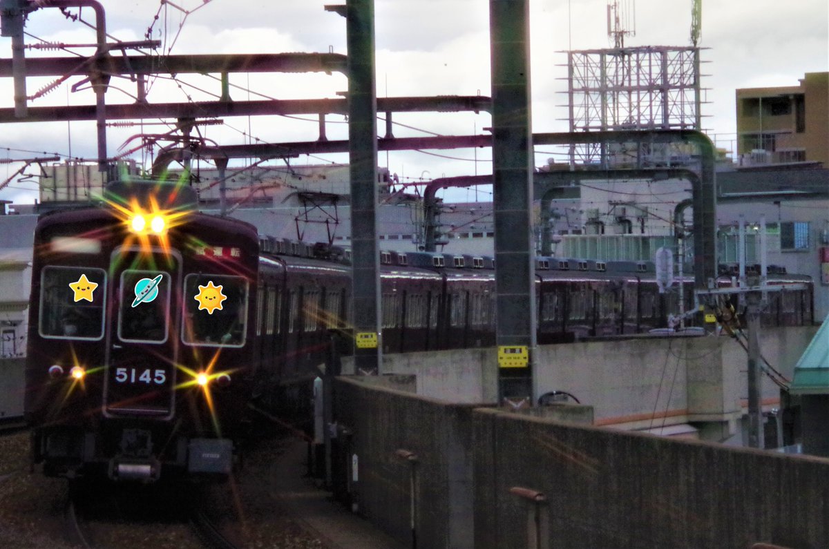 Kasumi08_ZC33S's tweet photo. #阪急電車 #試運転 #5104F
昨日に引き続き行われました乗務員訓練(宝塚線)を本日は時間に余裕が有り回収📷
フル点灯ありがとうございます!!
k-3を今朝修理に出した為、『黒死病』状態のk-30で撮影に、、、135mmでも届いてくれたので助かりました。
『黒死病』…ま~、厄介、誤魔化し効かない.... https://t.co/Dwbnti1ApF