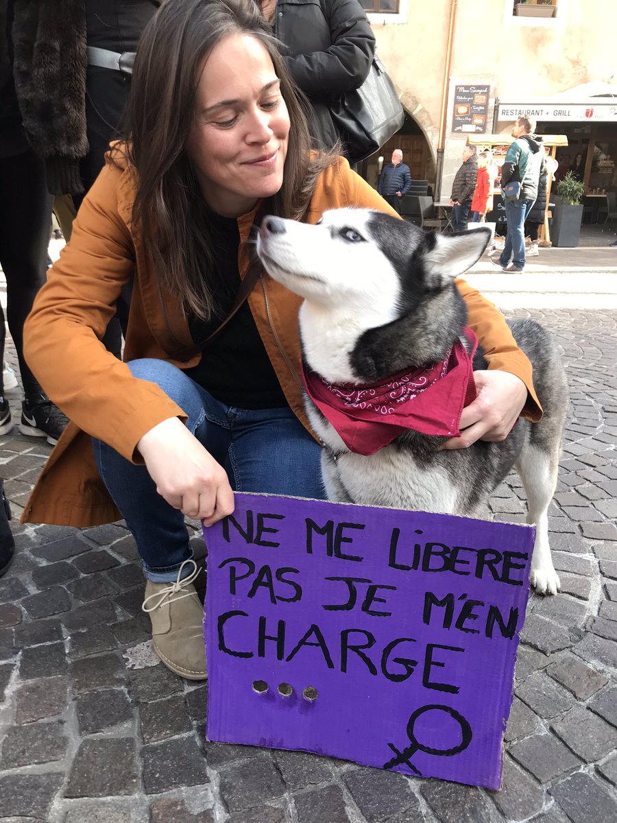 toutes74's tweet photo. #NousToutes74 #8mars #JourneeInternationaleDesDroitsDesFemmes 
Sororamour 💜 https://t.co/zBIakIYMnk