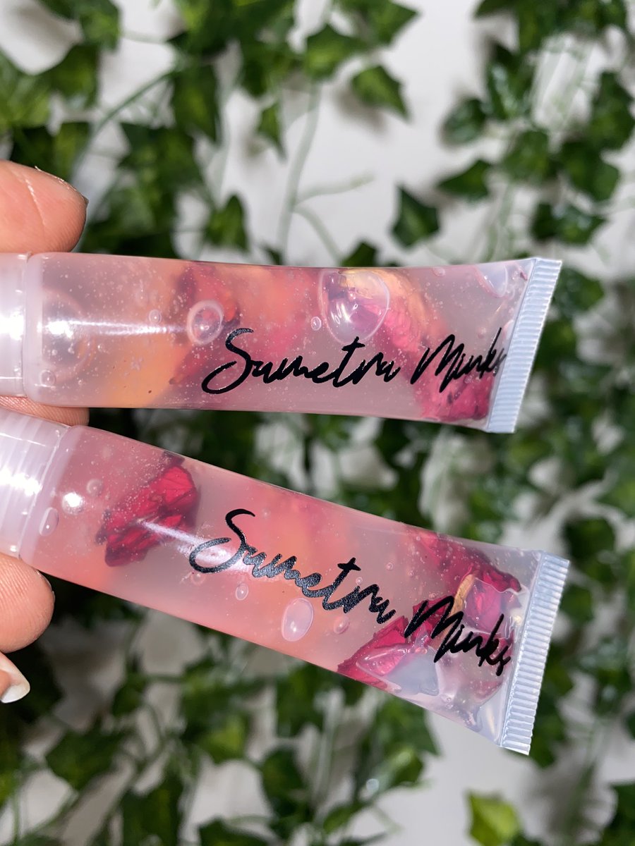 Sametram_'s tweet photo. 🔥Want some Fye Clear Pink Gloss ??? Get “T’aMore Rose” 🛍 Super Shiny On The Lips . ✨ ! 🖥 Website Link In Bio Babes !! #lipglossline #25mmeyelashes #nycmua #muafinder #glitterandgloss #SametraMinks #hotgirllashes #memphisminks #nudelipgloss #lashlover #loveminklashes https://t.co/C6iBRi5uK3