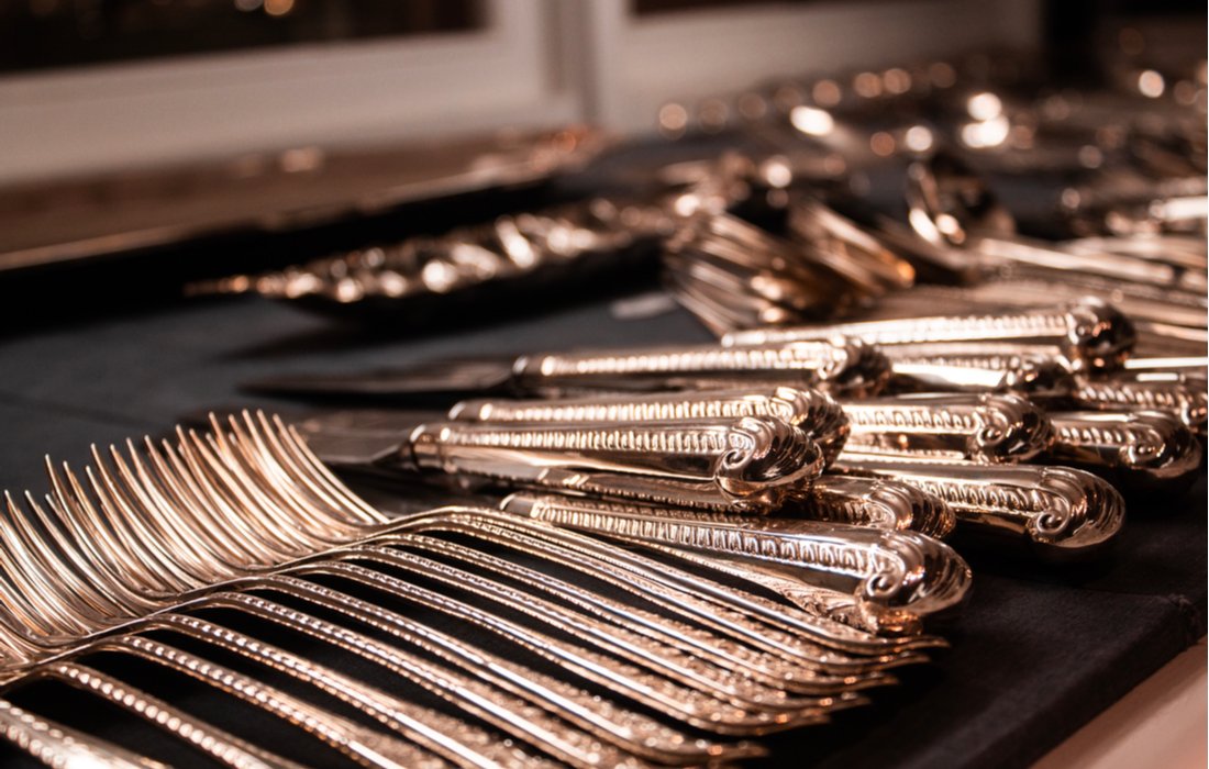 Our international client based, South of Florence in Italy, is seeking, 2 experienced Butlers who can join a newly renovated beautiful country estate for a temp role of 2-3 weeks. Contact info@earthandsealifestyle.com for further information earthandsealifestyle.com/job-vacancy/39…