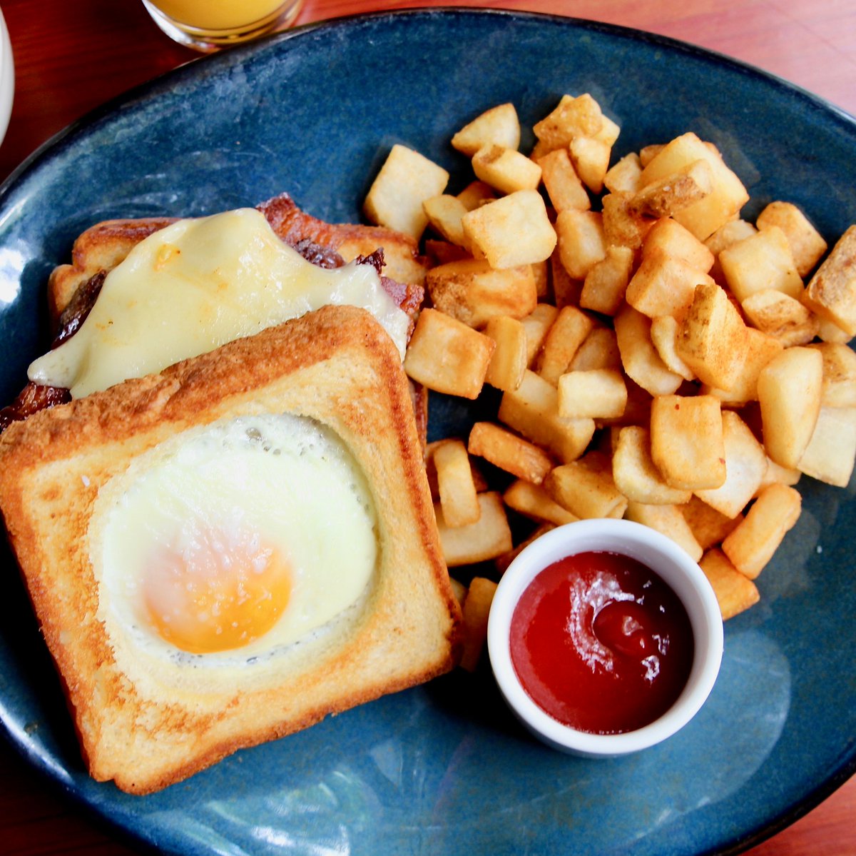 swiftsattic's tweet photo. Your favorite #EgginaHole meets our favorite Brunch Burger every Sunday😎 #EGGcellent 

#SwiftsAttic #EatSwiftly #farmtotable #atxbrunch #austinbrunch #bestbrunch #edibleaustin #austin360eats #365thingsaustin #do512 #atxfood #eateratx #opentable #culturemapatx #burger #burgerporn https://t.co/qZXVfYv2Qj
