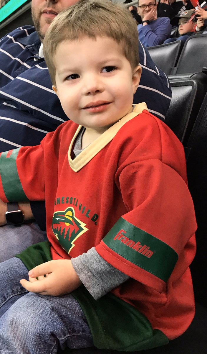 JessicaATC's tweet photo. It’s HOCKEY TIME! @UNOmaha #OmahaHky https://t.co/9NKDlt5DFe