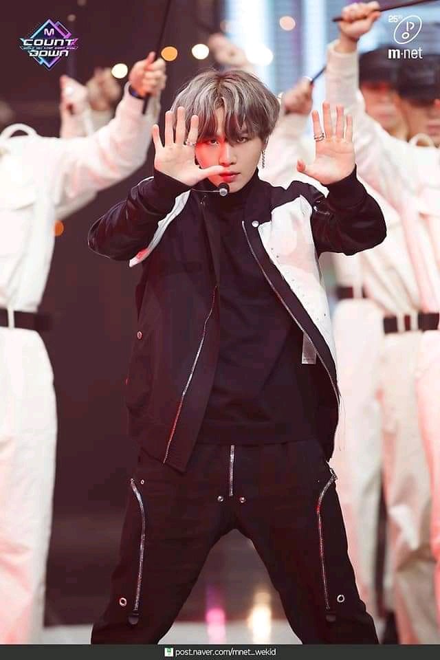 ICE171109's tweet photo. Advance happy birthday yoongiii🎂🎉 https://t.co/hsNcqkbYEu