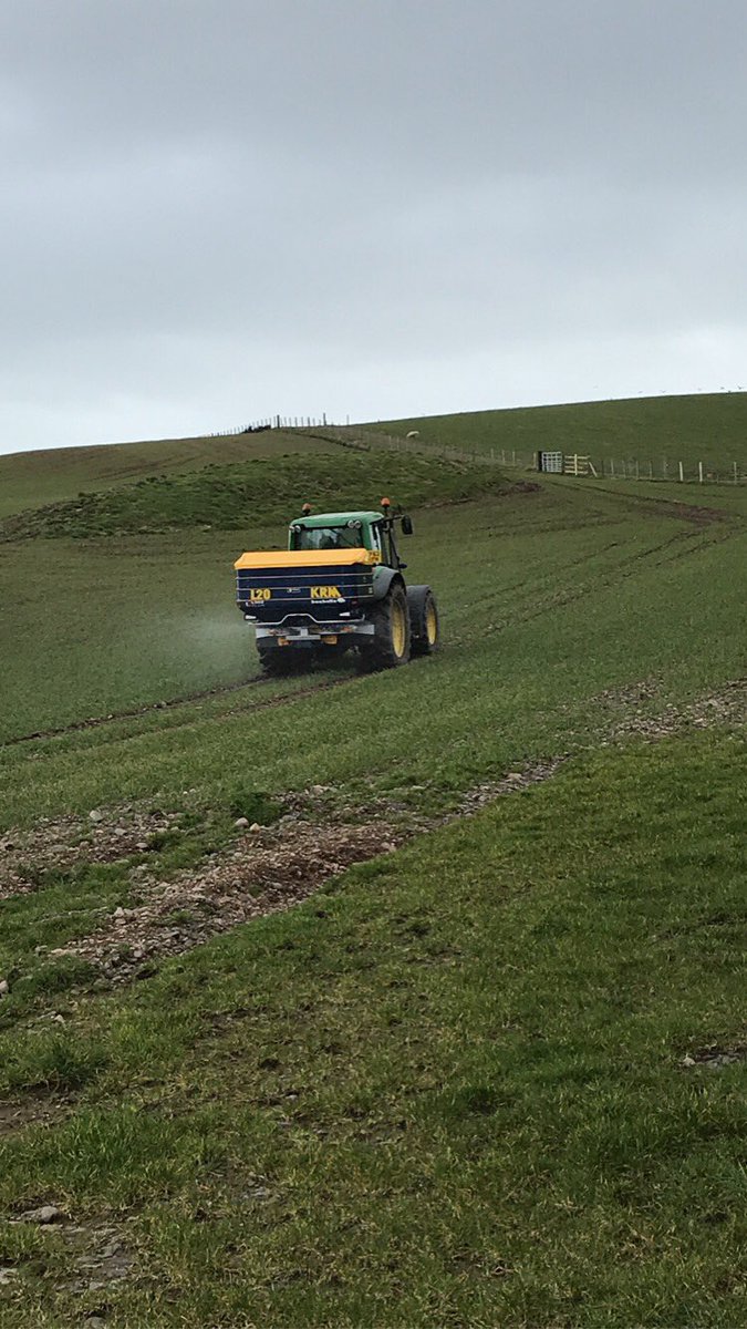 Dad trying to get some nitrogen onto 55 acres of winter wheat 🤞