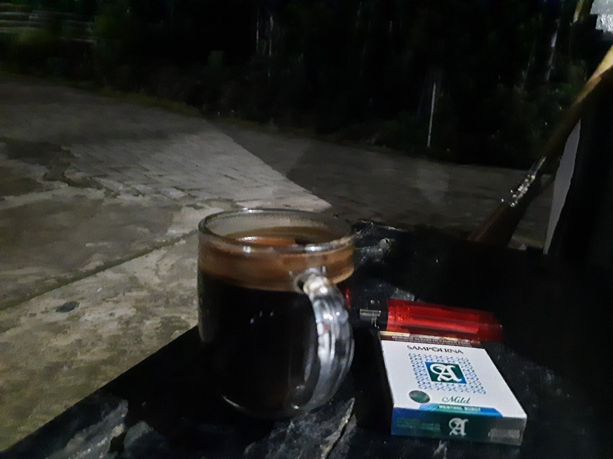 Dan bila hatimu ingin didengarkan, temui aku dalam perbincangan. Niscaya kopi yang kau minum tak akan pernah sepahit kehilangan.
