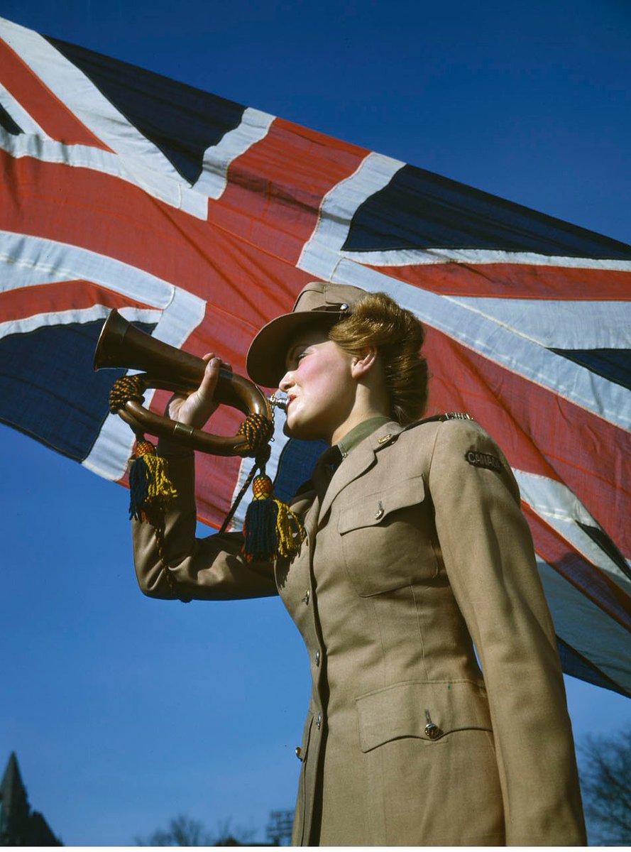 mike_bechthold's tweet photo. Over 50,000 Canadian women served in uniform in the #SWW. We have few colour photos of these women and even fewer with names. Here are some: Pte. Palmer; Lt. Weir; Cpl. Anne MacDonald; Lt Col. J. Kennedy.
#LestWeForget
#InternationalWomensDay #WomensHistoryMonth #originalcolour https://t.co/PENVMqxaHl