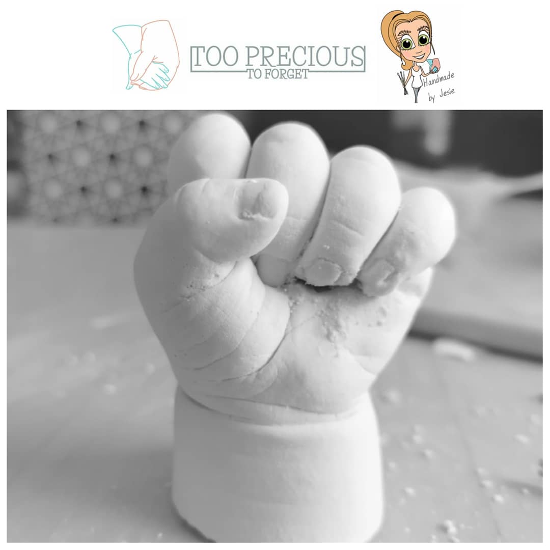 HandmadeByJesie's tweet photo. Meet Tommy, aged just 12 weeks.
Perfect in every way!

#sneakpeek #breakingoutofthemould #workinprogress #tooprecioustoforget #handmade #lifecasting #footcast #baby #babyboy #mummyandme #Wiltshire #melksham #art #sculpture https://t.co/szH6M2MvmI