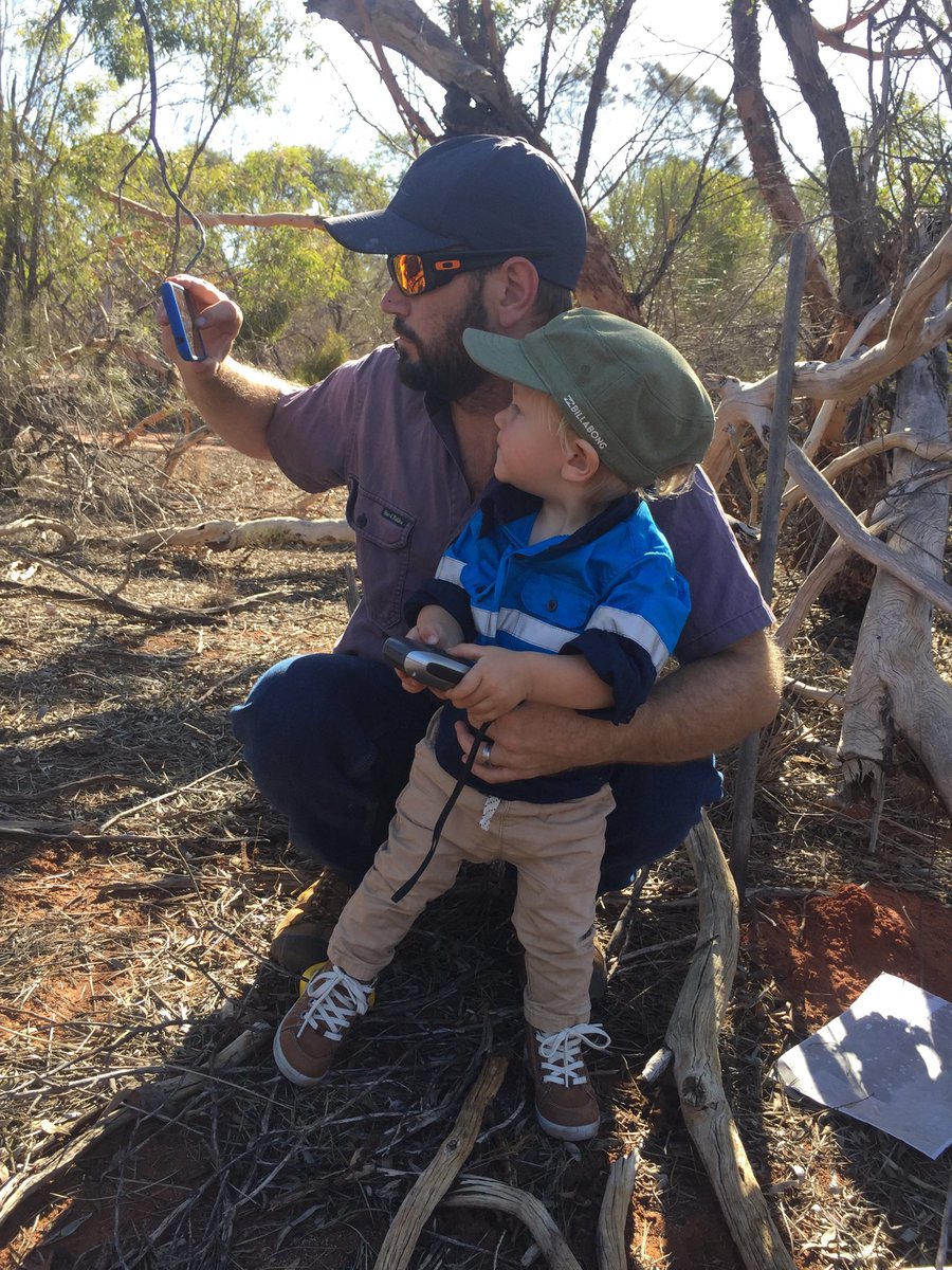 Fieldwork with my little helper with ⁦@Tina__Schroeder⁩ @BushHeritageAus⁩ #EurardyReserve