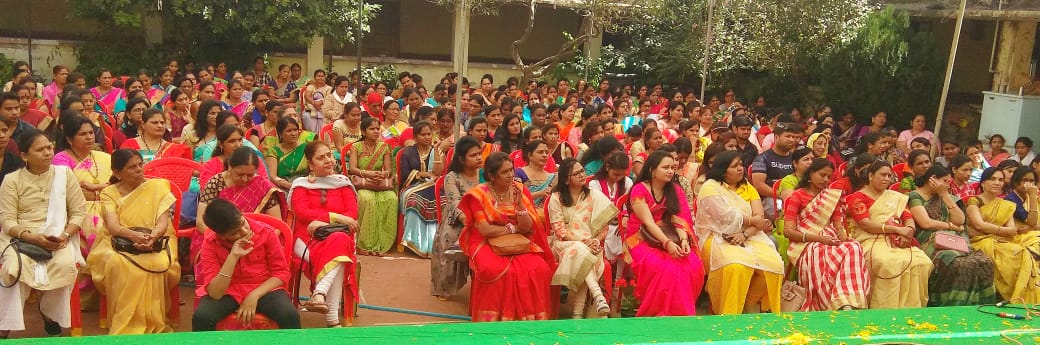 IndorePoshan's tweet photo. Launch of #PoshanPakhwada2020. As a mark of respect to women, varieties of delicious food items prepared by the Husbands of female workforce of Dept of W&amp;CD were displayed for all to cherish. #HappyWomensDay2020 #SuposhitMP @ImartiDeviINC @smritiirani @narendramodi @PMOIndia https://t.co/94Vc9SCM6j
