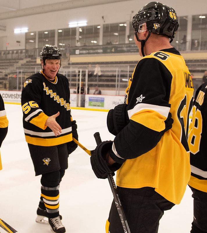 Happy birthday captain Larry Murphy! That sweater still looks good on you after all of these years! 