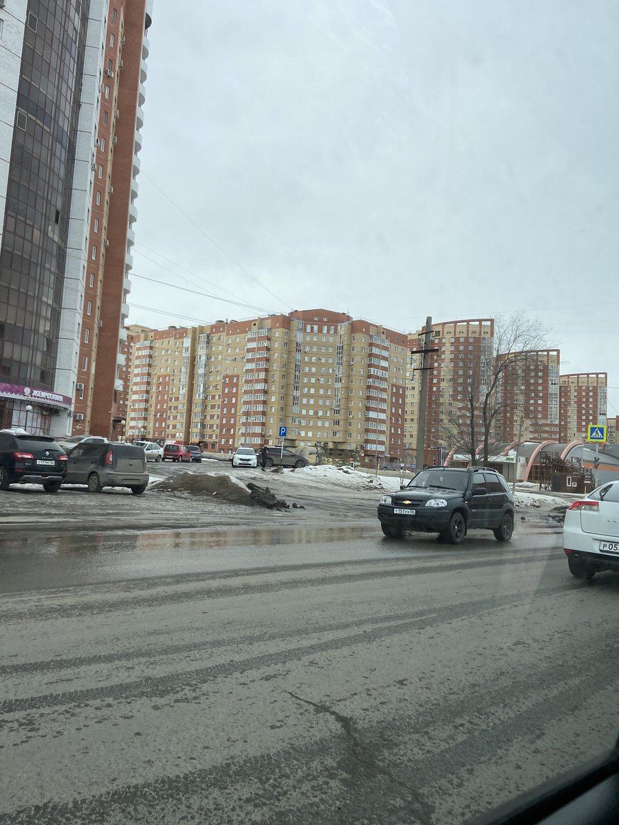 Сейчас еду и слушаю песню которая застряла. Хахаха🤍