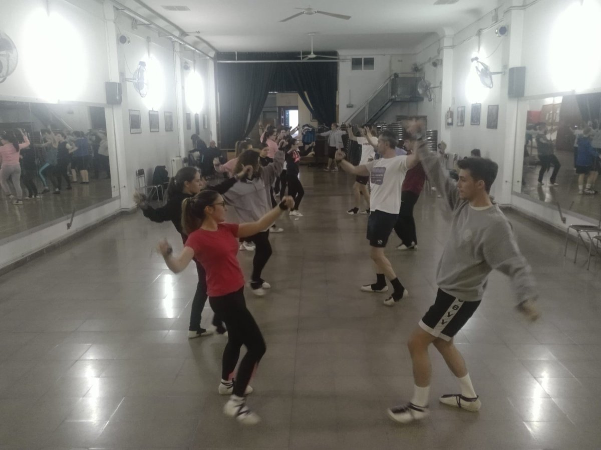 c_aragonmollet's tweet photo. Ensayo general Festival intercentros  de Catalunya, @ajmollet @GobAragon  @Centroaragones #nosgustanlasjotas https://t.co/zn28sTmBZV
