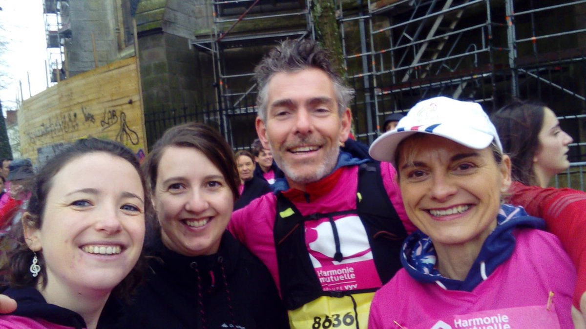 cliniqueuro's tweet photo. La #teamuro en forme pour la course #odysea 2020 contre le cancer 😁😁😁💪💪💪 https://t.co/FMIh1Fko3M