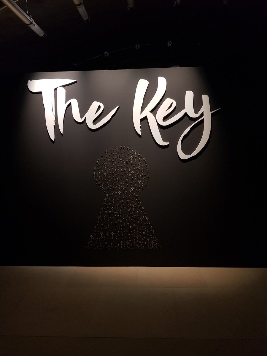 n_Aya's tweet photo. Super scénographies du @phicentre pour les oeuvres du #VrPavillon2020, bravo @luxfilmfest @filmfundlux et quelle prog !: #7Lives #BattelScar #aLinha #theKey #CosmosWithUs #algorthmicPerfumery #Gloomy ... // du 5 au 15 mars à @neimenster https://t.co/fBRnKQ9S2D! https://t.co/cA5qVlAK1n