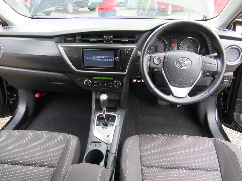 Wilber_cars's tweet photo. Redesigned Toyota Auris Black color 2013 model
Dark cloth interior
Automatic Manual Psuedo Transmission
Screen with reverse camera
Viewing On Ngong road
#InternationalWomenDay2020 #SundayMotivation #TopwheelsKE @NyanzaTraffic @KenyaCarBazaar @RoadAlertsKE @road_driving https://t.co/hLxWpY06Jb