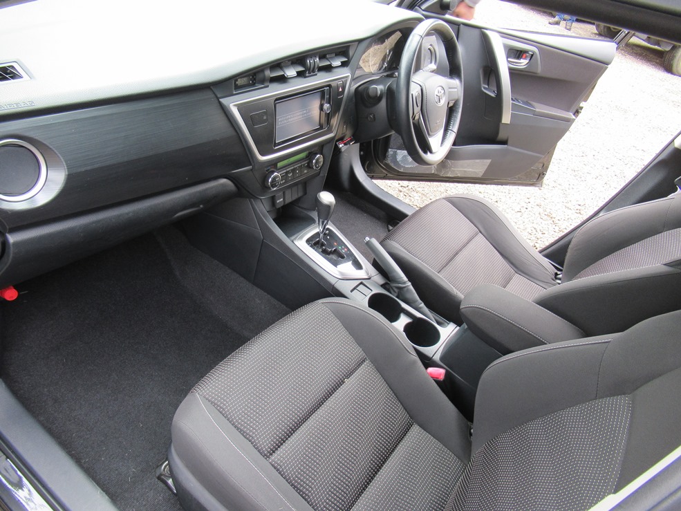Wilber_cars's tweet photo. Redesigned Toyota Auris Black color 2013 model
Dark cloth interior
Automatic Manual Psuedo Transmission
Screen with reverse camera
Viewing On Ngong road
#InternationalWomenDay2020 #SundayMotivation #TopwheelsKE @NyanzaTraffic @KenyaCarBazaar @RoadAlertsKE @road_driving https://t.co/hLxWpY06Jb