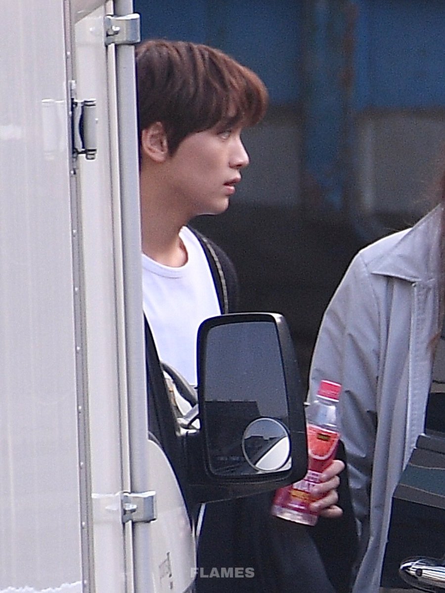 burstinto66's tweet photo. 200308 인가 퇴근 #해찬 #HAECHAN #NCT127 https://t.co/ECdagMu8tY