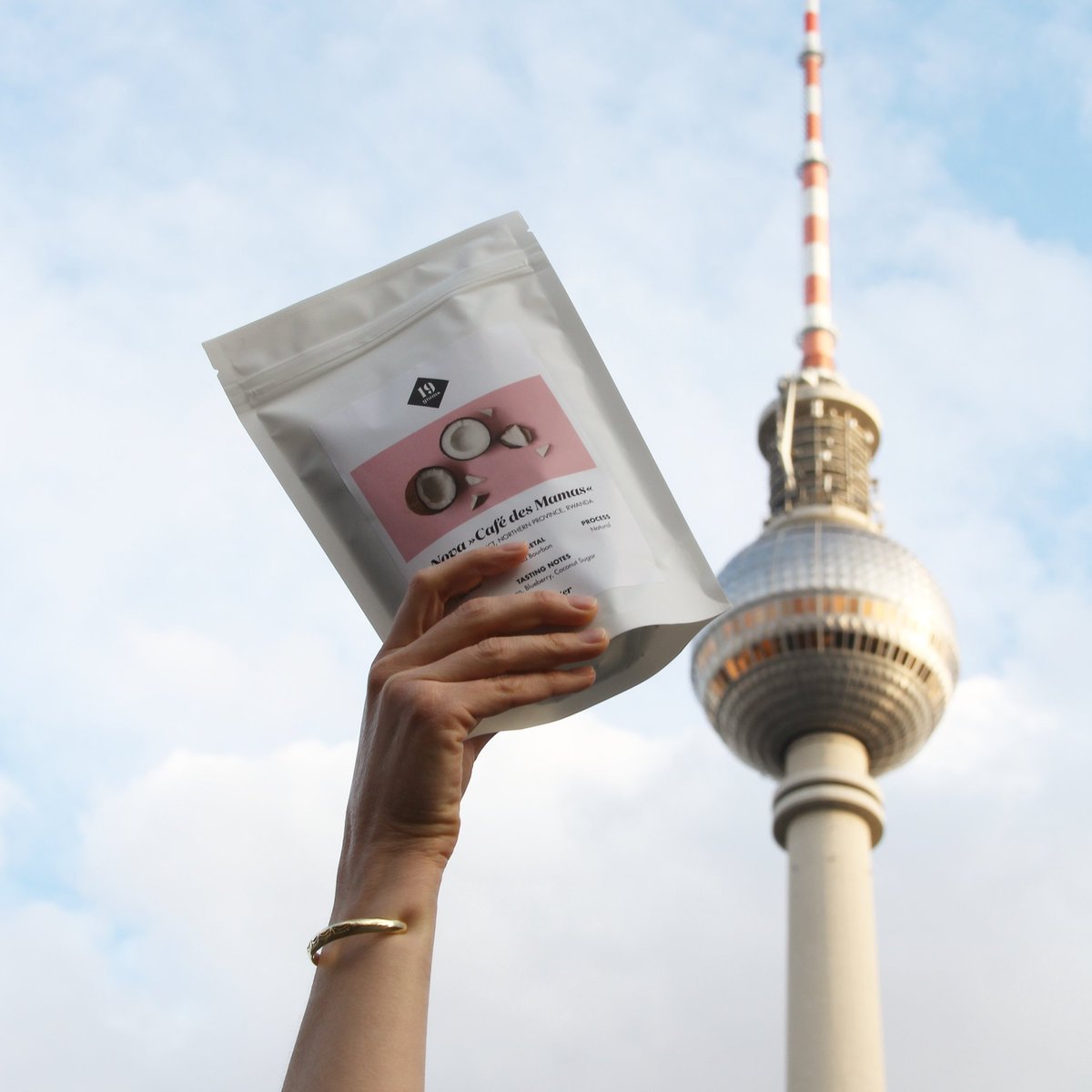 trescabezas's tweet photo. Happy international women's Day β¨βοΈβ¨ our Nova CafΓ© des Mamas is a project coffee from Rwanda supporting the owner Agnes and her team of strong women.
#internationalerfrauentag #InternationalWomenDay #Feminismus #feminism #coffee #projectcoffee #specialtycoffee #berlin #tvtower https://t.co/TZBnEikcri