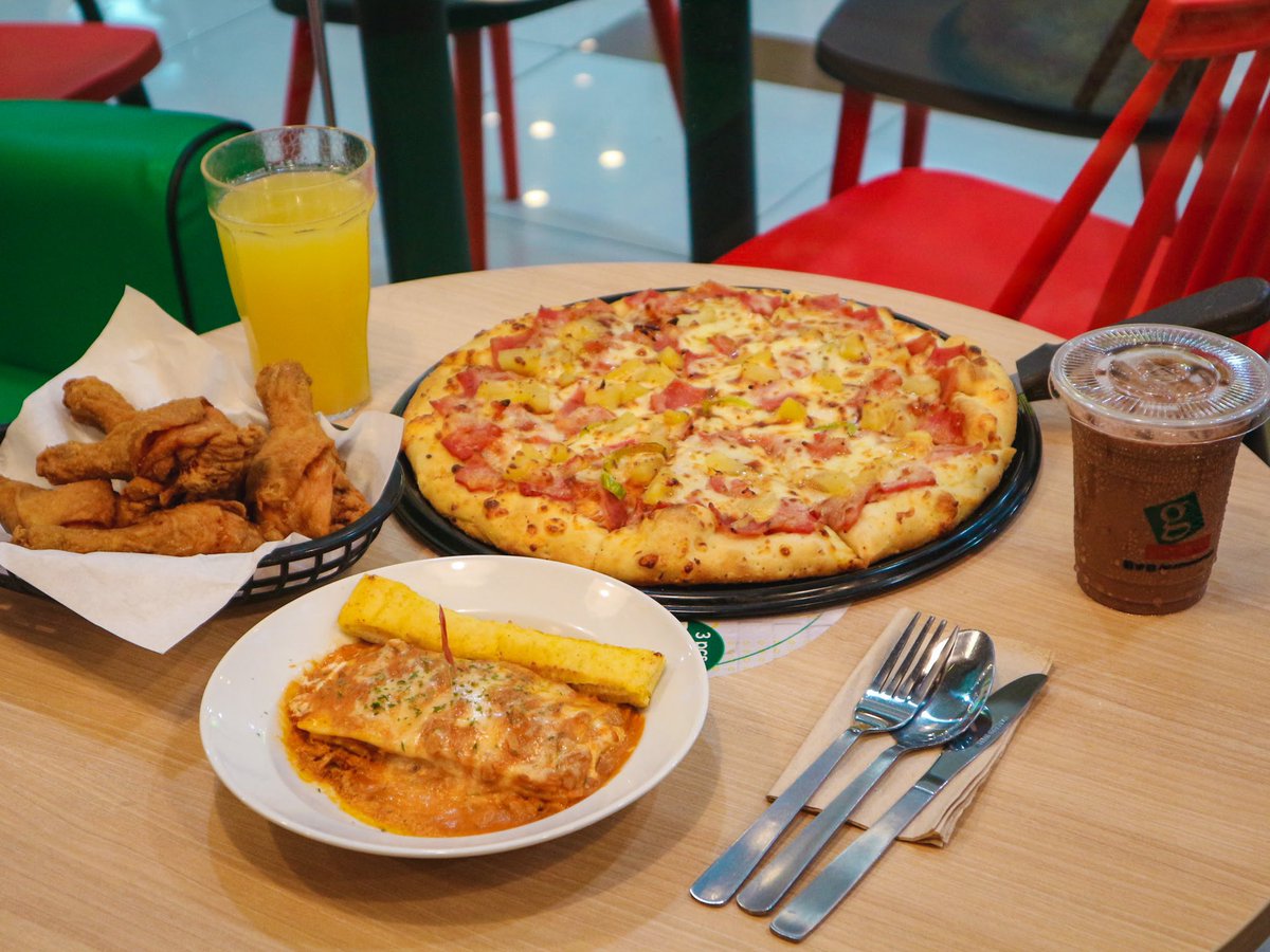 #NandiTUNAUlit ang <a href="/greenwichpizza/">Greenwich Pizza</a> 𝐓𝐮𝐧𝐚 𝐒𝐮𝐩𝐫𝐞𝐦𝐞 𝐋𝐚𝐬𝐚𝐠𝐧𝐚 this Summer!! 🐟🍝

This crave-worthy pasta is available until April 12, 2020! 🍴✨

#DBSTheBest #DBSxGreenwich #DBSMemories2020 #DavaoBloggers
#GreenwichTunaLasagnaSupreme