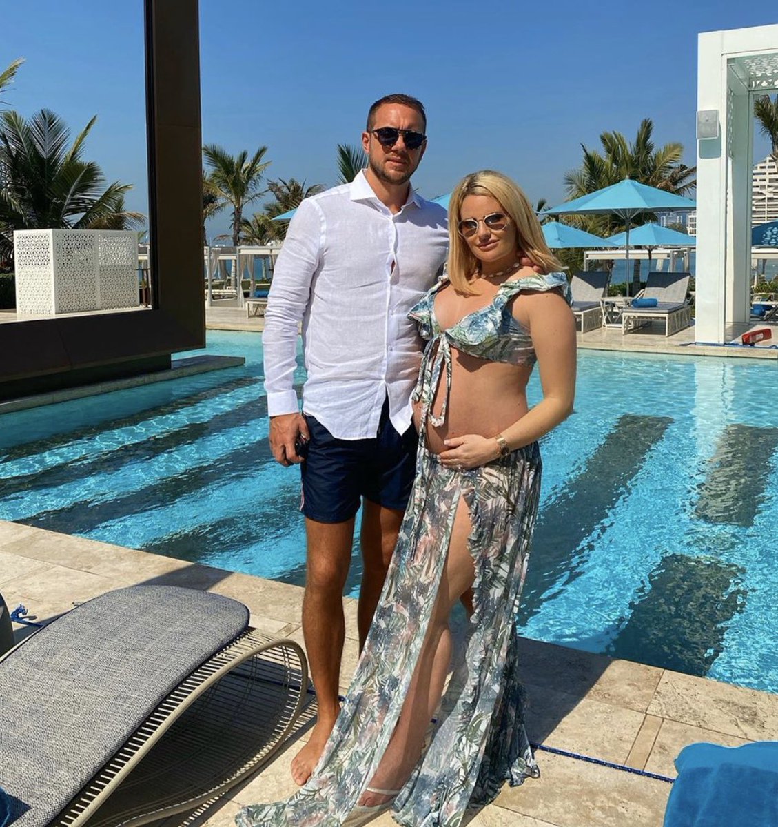 Sad To Be Leaving Dubai 
But So Happy To Be Coming Home With A Fiancé 🥰💍 
#onetoremember #speicaltimes