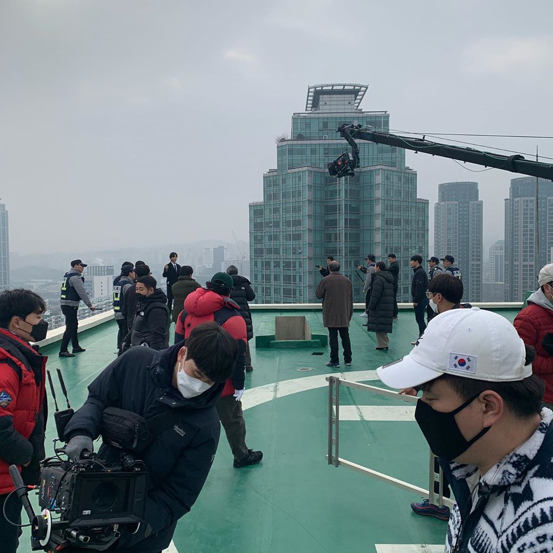 2pmalways's tweet photo. RT @taeccool
The Game: Towards Midnight  #LastShoot #KimTaepyung #ByeNow #ShouldveTakenMorePictures #ReturnOf #OkTaecyeon #ForMorePictures #GoToEyeConTaec
https://t.co/ewc8LUVQKf https://t.co/fkSWP5V6u7