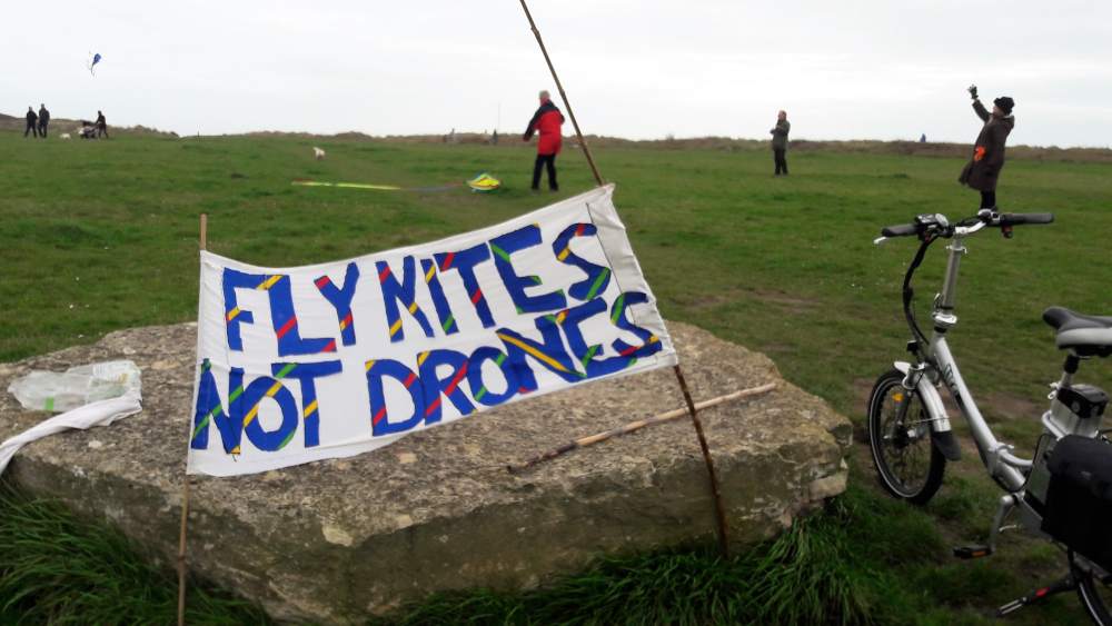 DroneCampaigns's tweet photo. For 7th year, we are organising 'Fly Kites Not Killer Drones'. You can join us outside RAF Waddington nr Lincoln on Sat 21st March or why not organise something locally? More details and lots of resources here: https://t.co/myKHPSGGOo #FlyKitesNotDrones
@CAATuk
@STWuk
@CNDuk https://t.co/D1GcFSxdzf