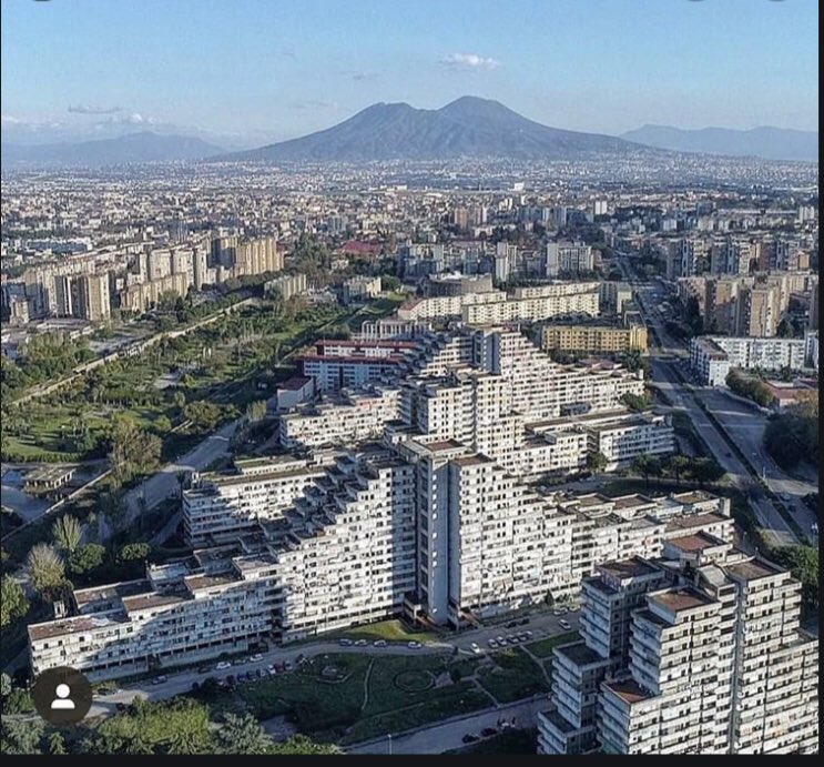 Cuervo3's tweet photo. The La Vele (Sails) de Scampia project originally consisted of 5 tower blocks, 3 have already been demolished. The buildings were infamous for being the heart of Italy`s drug trade since the early eighties. #Gamorra #Naples #Brutalism 🇮🇪 https://t.co/fK1SWLUSVe