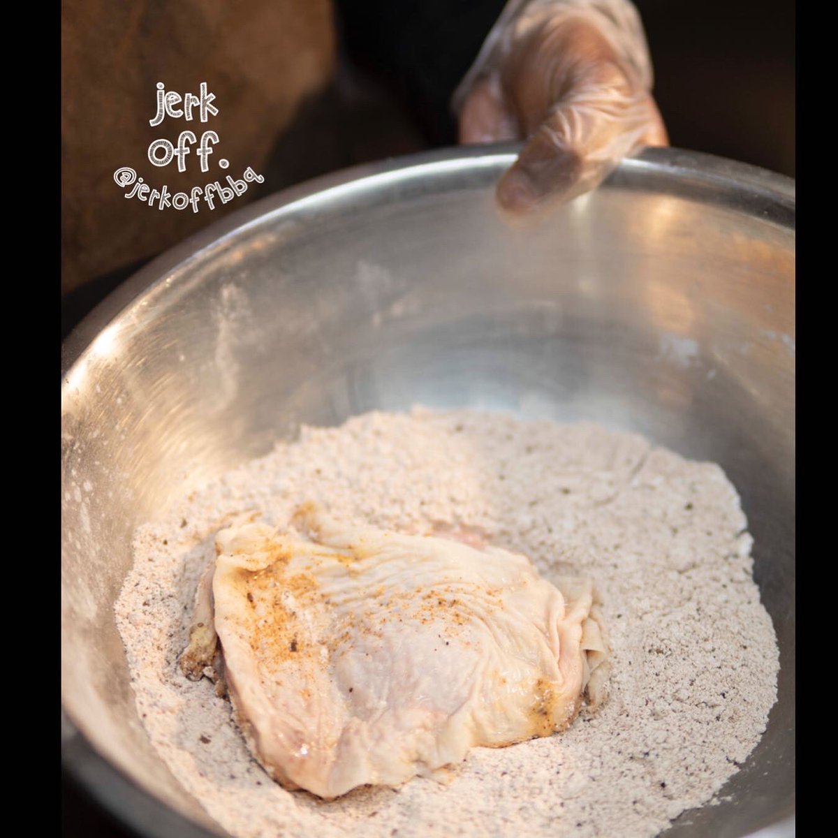 MaubyBrockley's tweet image. Swipe left* Process: our fried jerk chicken burger 🍔 #jerkoffbbq 🔥🌶
#cookingprocess #cooking #foodies #realfood #westindian #spices