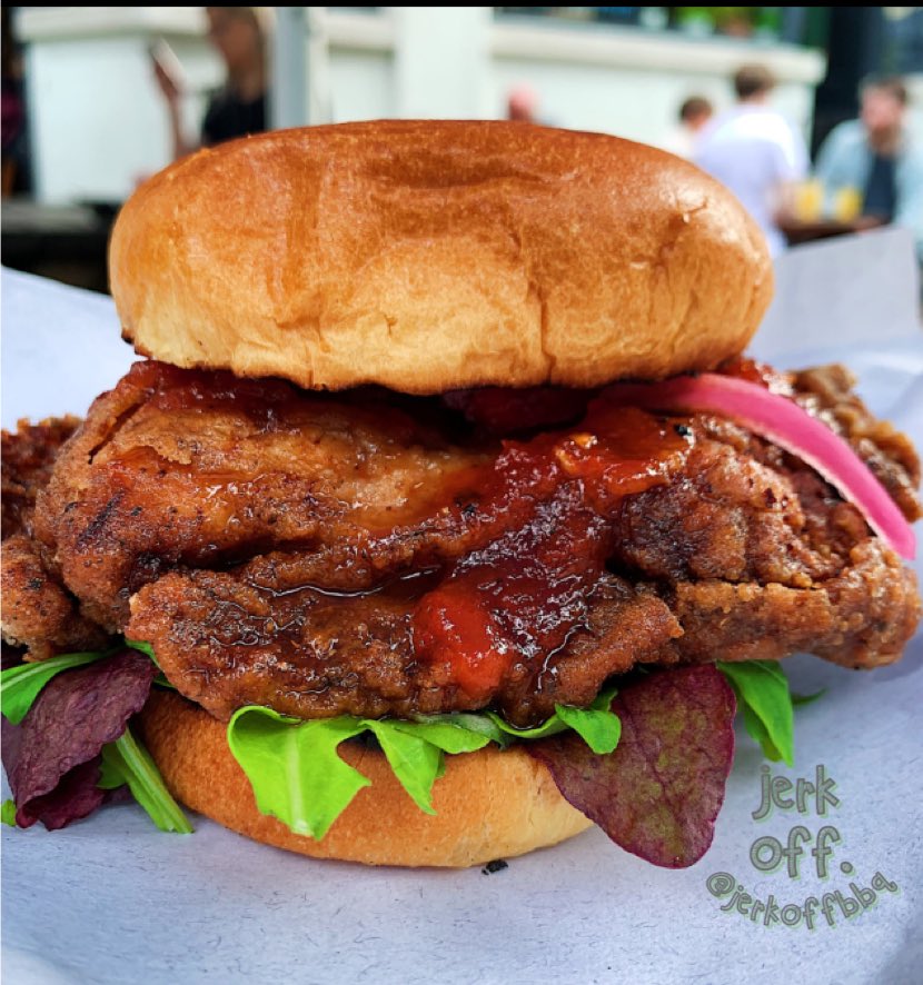 MaubyBrockley's tweet image. Swipe left* Process: our fried jerk chicken burger 🍔 #jerkoffbbq 🔥🌶
#cookingprocess #cooking #foodies #realfood #westindian #spices