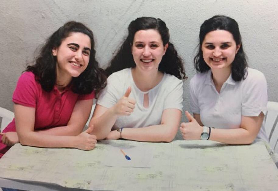 Savaşan Melekler (@savasanmelekler) on Twitter photo Bugün 8 Mart...
Bugün Dünya Kadınlar Günü...
Haksızlığa karşı yaptığımız mücadelemizde n’olur bizleri unutmayın.
3 yıl 8 aydır devam eden esaretimizde sizin destekleriniz bize güç veriyor.
<a href="/crkml/">Kemal Uçar</a>
<a href="/gulgnllu07/">gulgonullu</a>
<a href="/Melekcetinkay76/">Melek Çetinkaya</a>
#8Mart
#Pazar
#SavasanMelekler Bugün 8 Mart...
Bugün Dünya Kadınlar Günü...
Haksızlığa karşı yaptığımız mücadelemizde n’olur bizleri unutmayın.
3 yıl 8 aydır devam eden esaretimizde sizin destekleriniz bize güç veriyor.
<a href="/crkml/">Kemal Uçar</a>
<a href="/gulgnllu07/">gulgonullu</a>
<a href="/Melekcetinkay76/">Melek Çetinkaya</a>
#8Mart
#Pazar
#SavasanMelekler