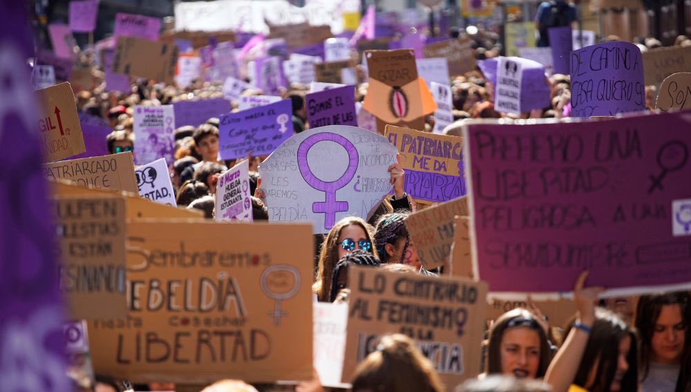 Mariacc_8's tweet photo. Feliz va a ser el día que no falte NINGUNA #DiaInternacionalDeLaMujer #NiUnaMenos https://t.co/oSufepi31H