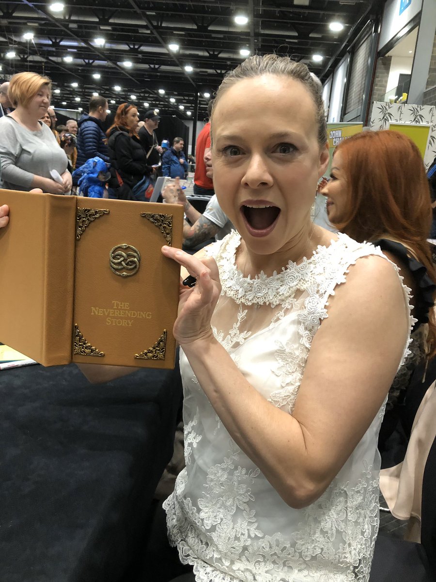Tami Stronach on X: "Having such an amazing time @ComConLiverpool also had  the pleasure of meeting @elijahwood Today is the last day!  https://t.co/9WceCIKbmZ" / X