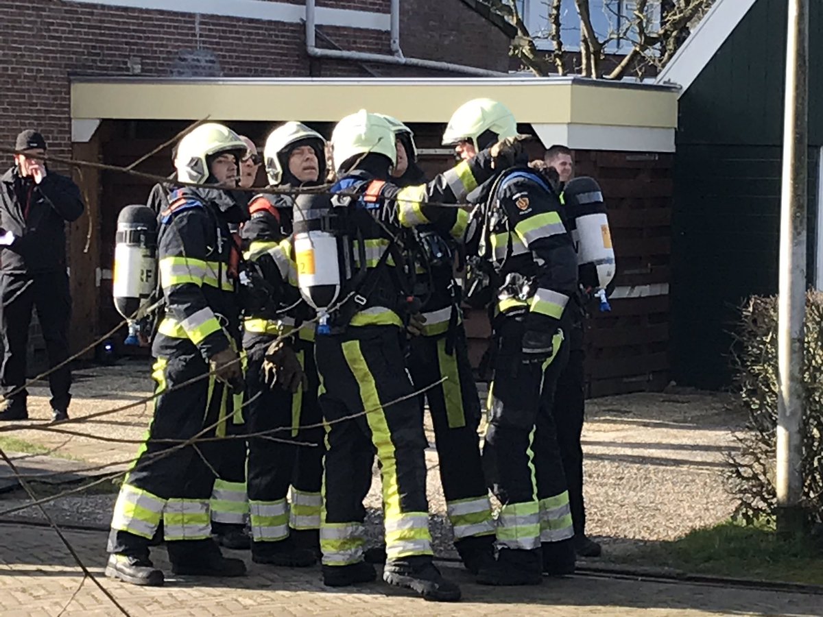 VanEgters's tweet photo. De @ABWCFriesland vlag wappert in de wind tijdens de vaardigheidstest in Stiens waar de “Feanster Fjoerfretters” @Groep1Hveen tweede werden. https://t.co/Rf8547T4T8