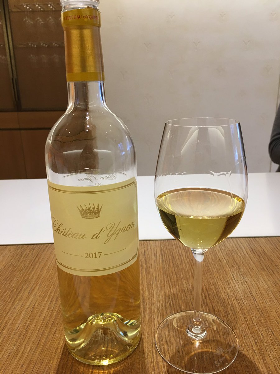 IrinaSarbustean's tweet photo. Happy International Women's Day #wine for #inspirational #womenday #Bordeaux #chateaudyquem https://t.co/xTnfPo6psg