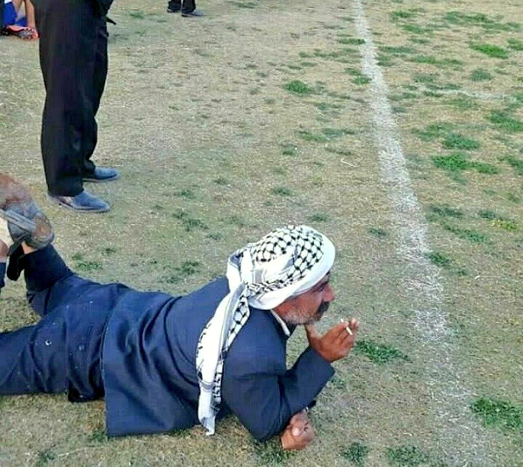 juramentadox's tweet photo. Şehiriçi minibüs🚌 tıklım tıklım 😳meğerse herkes Amed Spor un maçına gidiyor ⚽ şoför bir bağırıyor arkaya ses gelmiyor..

Birisi xerine arkada bozuklari toplasın göndersin sakın cebine atmasın diye bağırıyor komple otobüs komedi gül gül tıpış tıpış bir yolculuk 😂😂😂 https://t.co/taNrzrEp0A