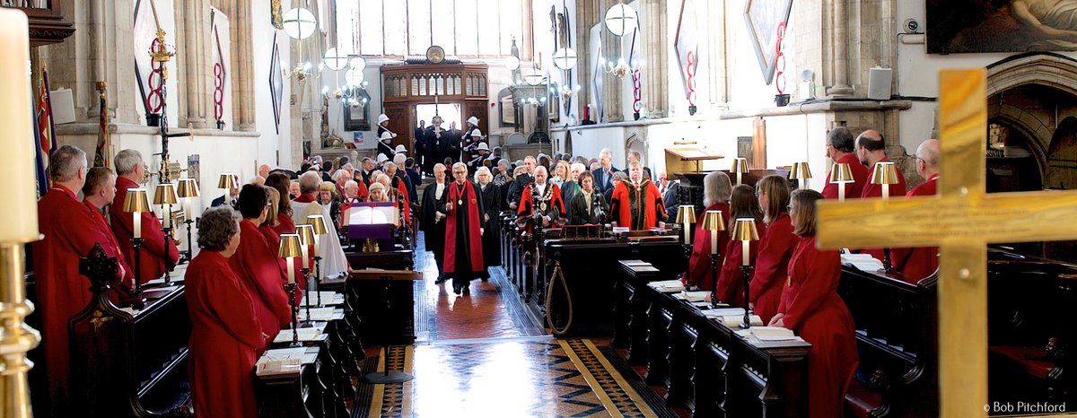 LordBristol's tweet photo. What a wonderful sight as the @AvonFireRescue Mace escort accompany officials into the Chapel for the annual civic service last Sunday #chapel800 https://t.co/4tPtjZElaC