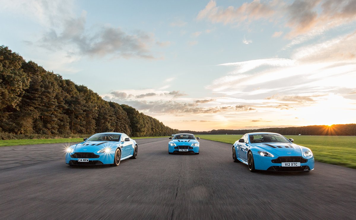A few more from our sunset blast around Bruntingthorpe!
#Astunday  

#AstonMartin
#The12