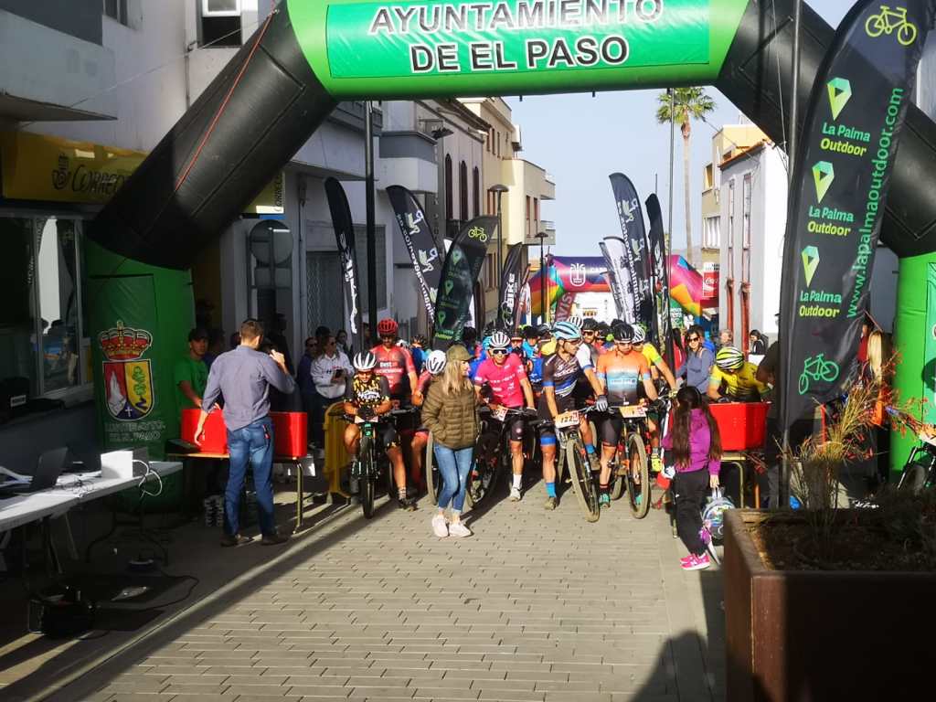 #VIDEO #DeportesElPaso II Bike El Paso - Así dió comienzo la II Bike El Paso durante la mañana de hoy domingo. elpaso.es/ii-bike-el-pas…