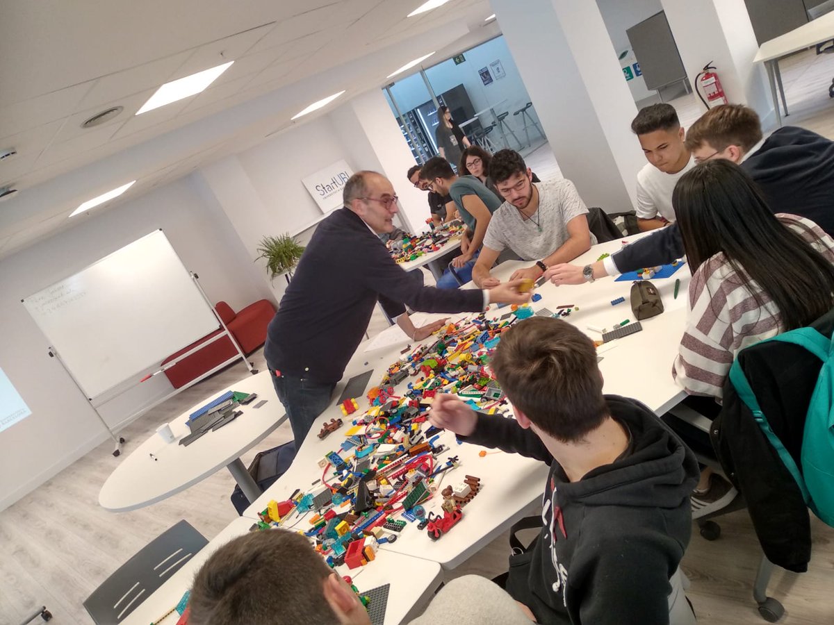 JuarezPere's tweet image. @start_ub #BusinessModelLab  6a. Sessio #Prototyping
Discussing Elegibility Criteria