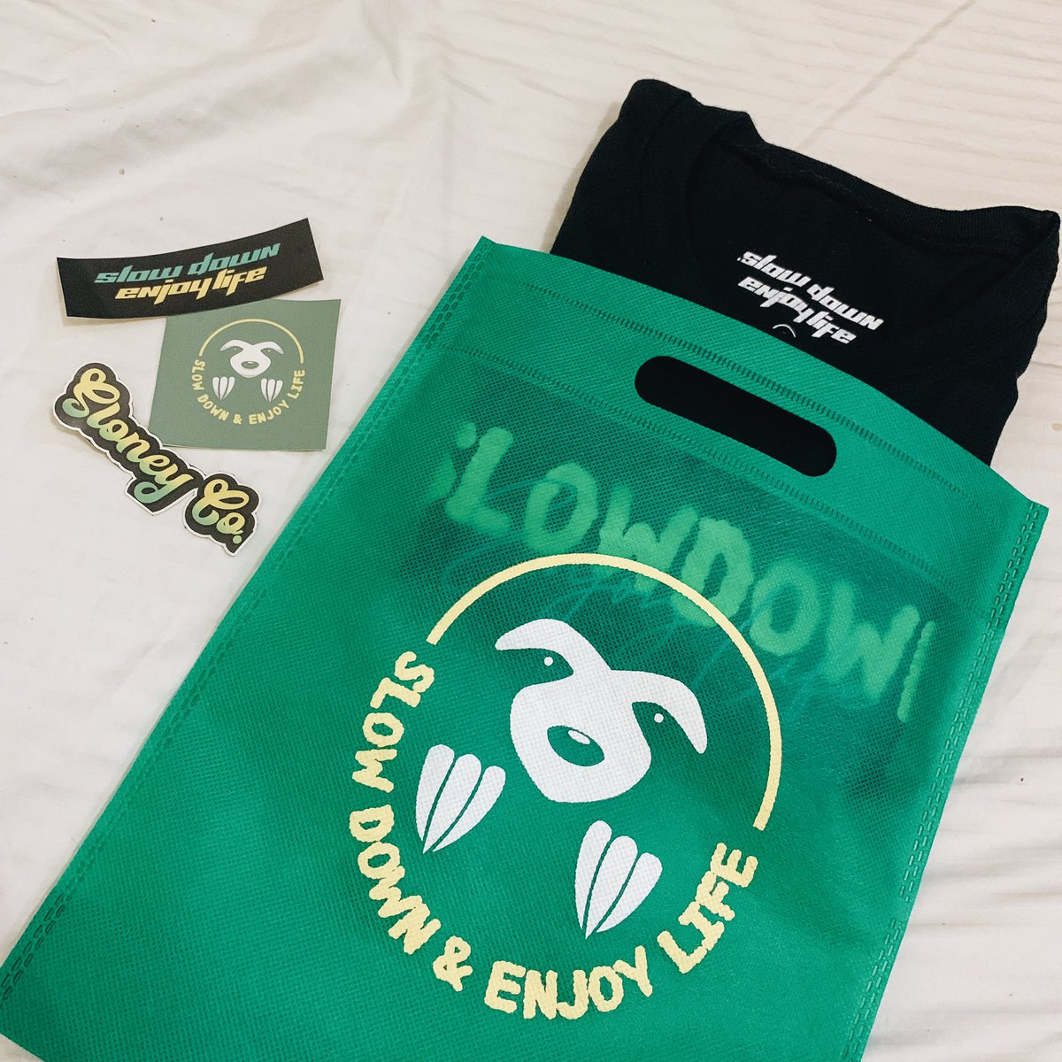 sloneyclothing's tweet photo. What’s in our bag??? 👀
We’ll be available this coming Wednesday at 8pm! Stay tuned 🔔
L I M I T E D S T O C K S O N L Y ‼️
#SloneyCo. #SloneyClothingCo. #Lokals #SupportLocal https://t.co/ijWGvyRs6n