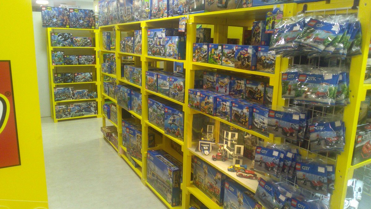 Uzivatel 4wlc Lime Na Twitteru サッポロファクトリーにこんなおもちゃ屋できてたんですね レゴの品揃えもすごい