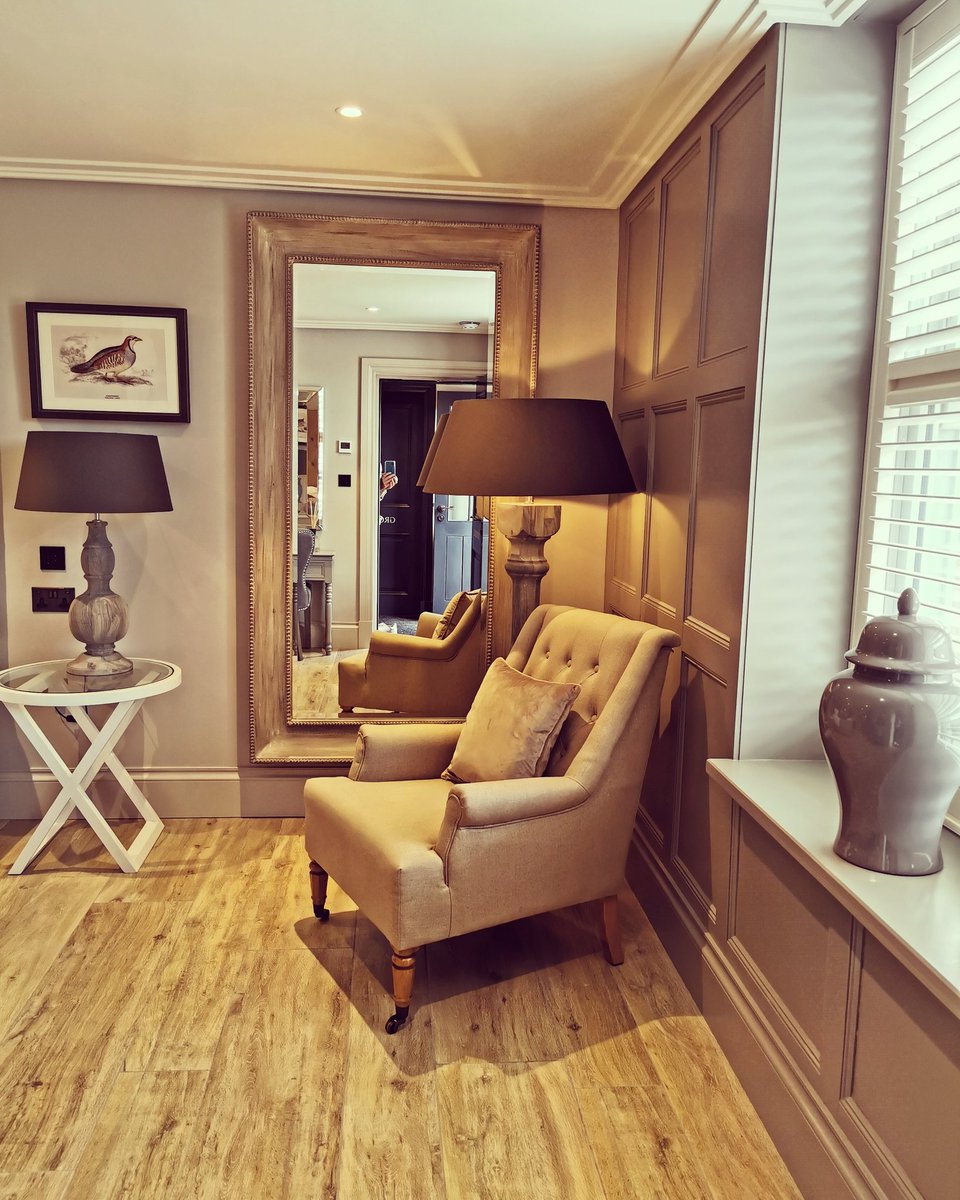 Wiswellman's tweet image. Fancy a last minute treat? We have one room left for tonight, book yourself in and enjoy Sunday lunch for two on the house! #lastminutebooking #sundaystay